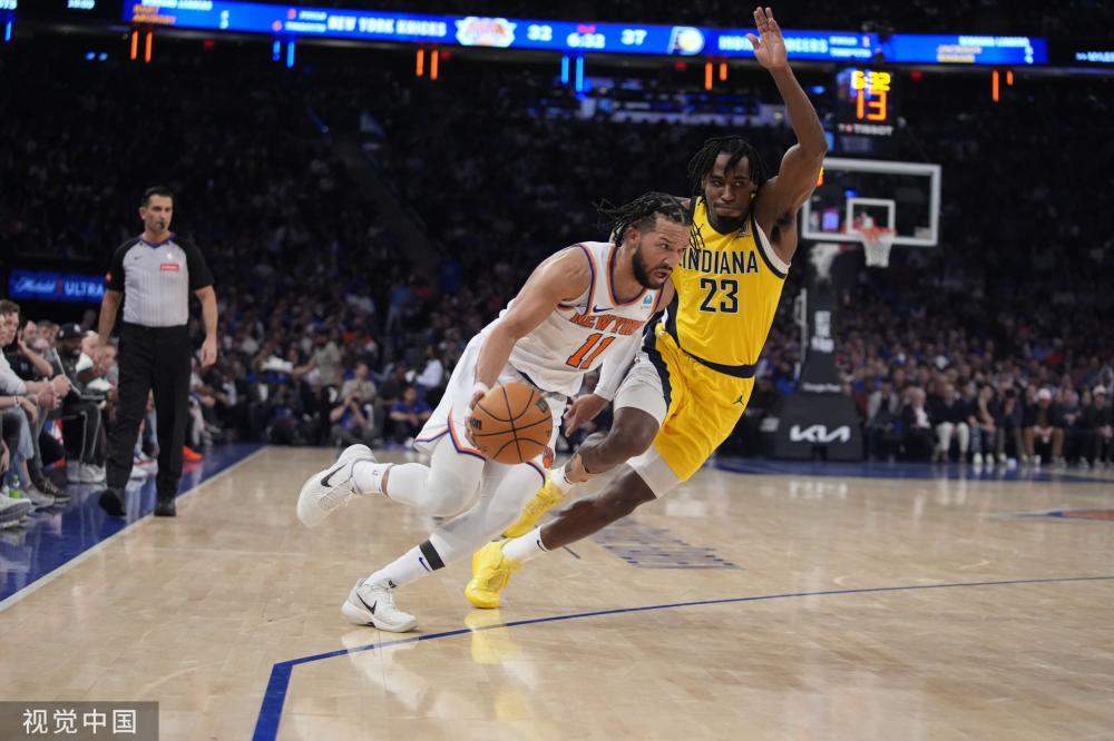 险胜！亚历山大26+8裁判引争议，伦纳德25+3哈登17+8，勇士收大礼.
